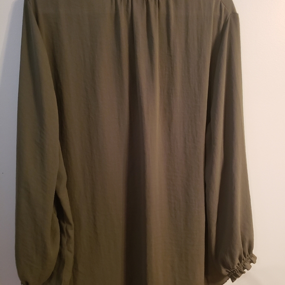 Blouse - Picture 2 of 3